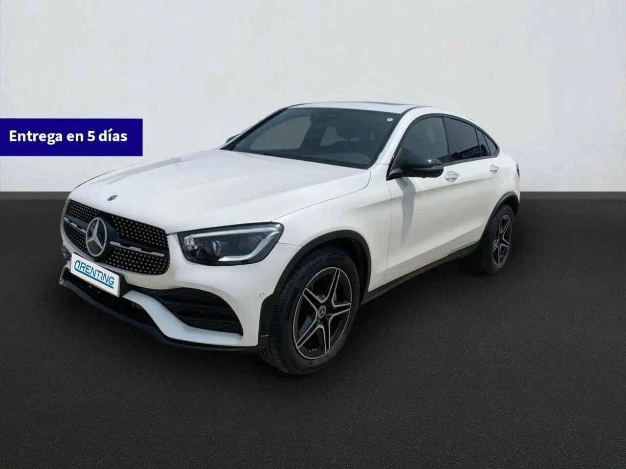 Renting Mercedes-Benz GLC 220 Coupé MERCEDES COUPE d 4MATIC Blanco