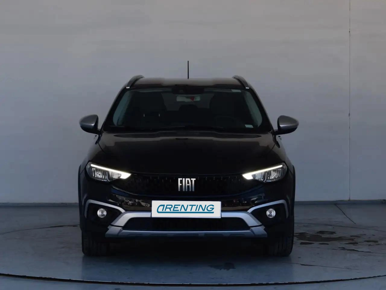 Renting Fiat Tipo Cross Negro 2