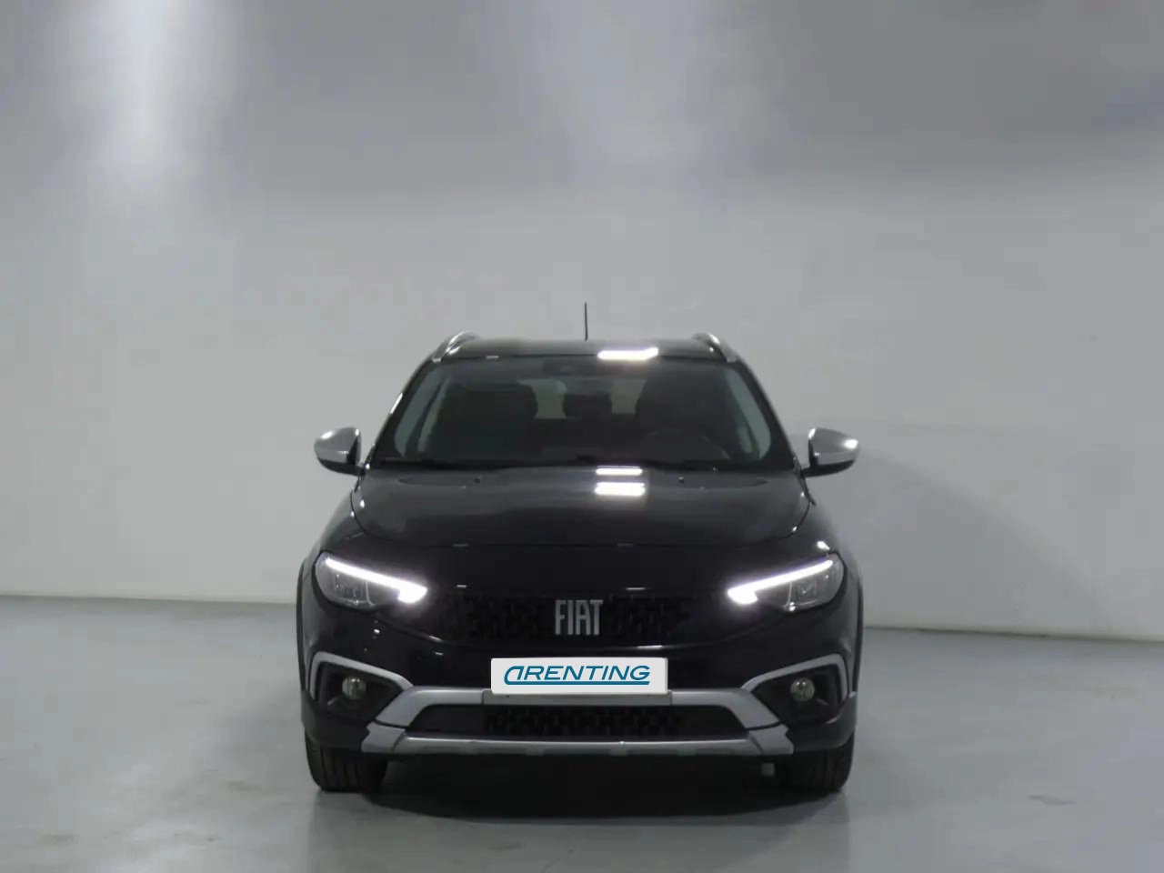 Renting Fiat Tipo Cross Negro 2 1