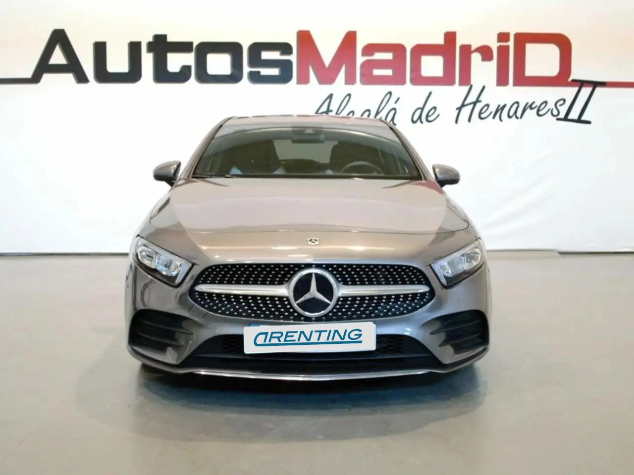 Renting Mercedes-Benz A 200 d Gris