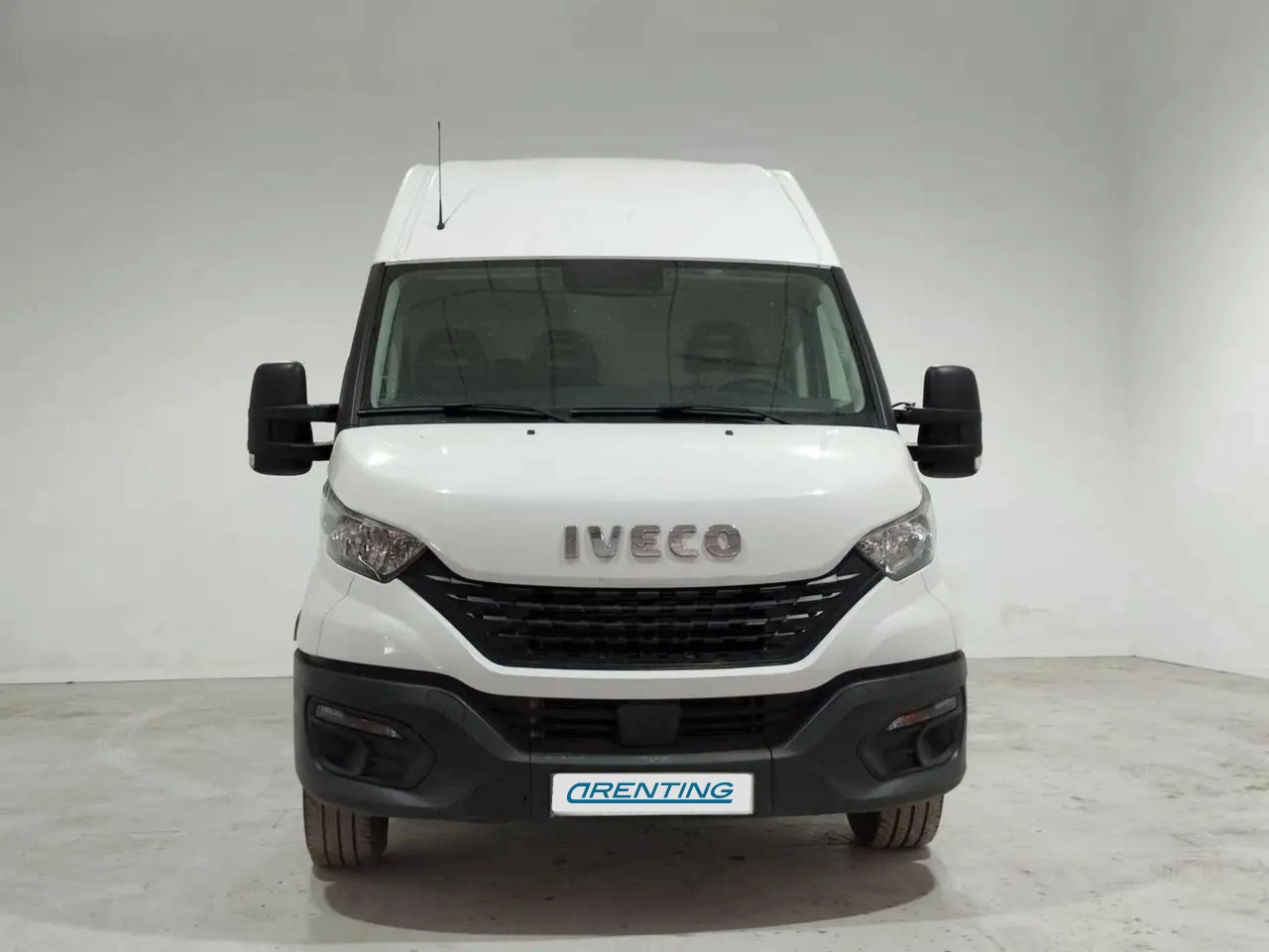 Renting Iveco Daily 35 S 14 Blanco 1