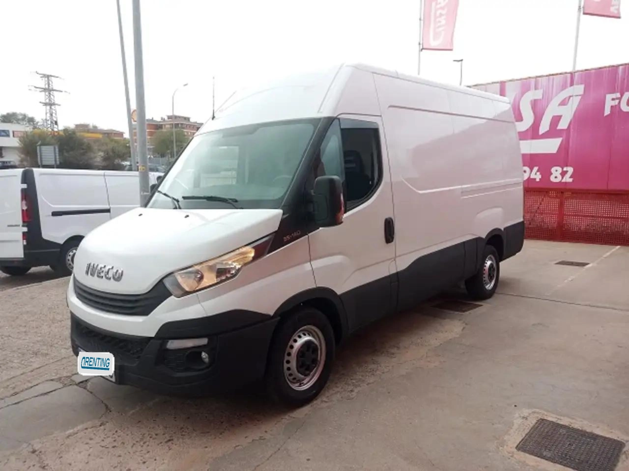 Renting Iveco Daily Furgón 35S14 V 3520L H2 12.0 136 Blanco