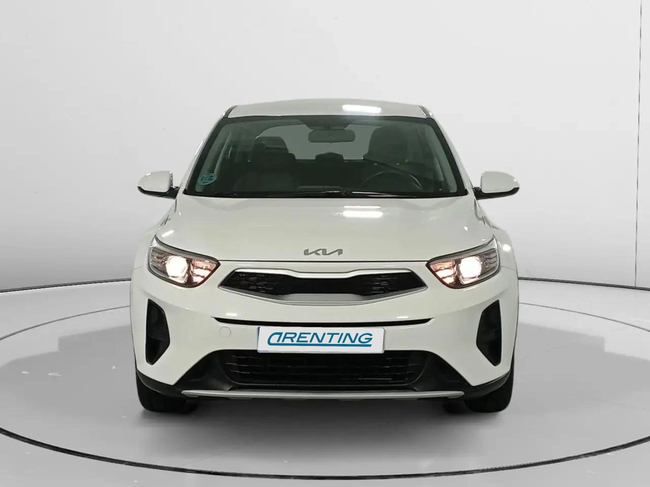 Renting Kia Stonic Drive Blanco