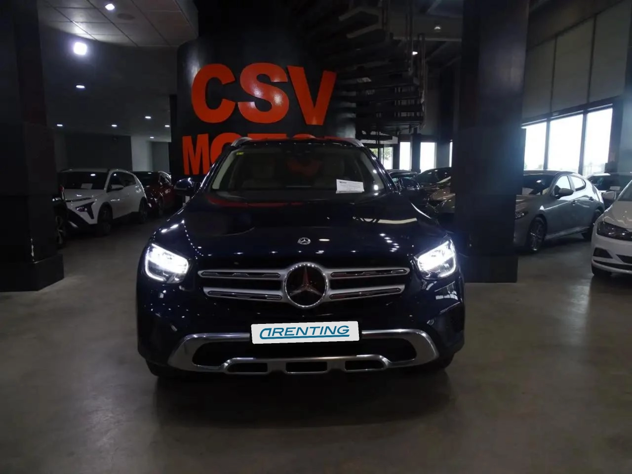 Renting Mercedes-Benz GLC 300 e 4MATIC Azul