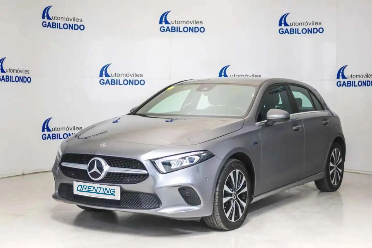 Renting Mercedes-Benz A 250 e Gris