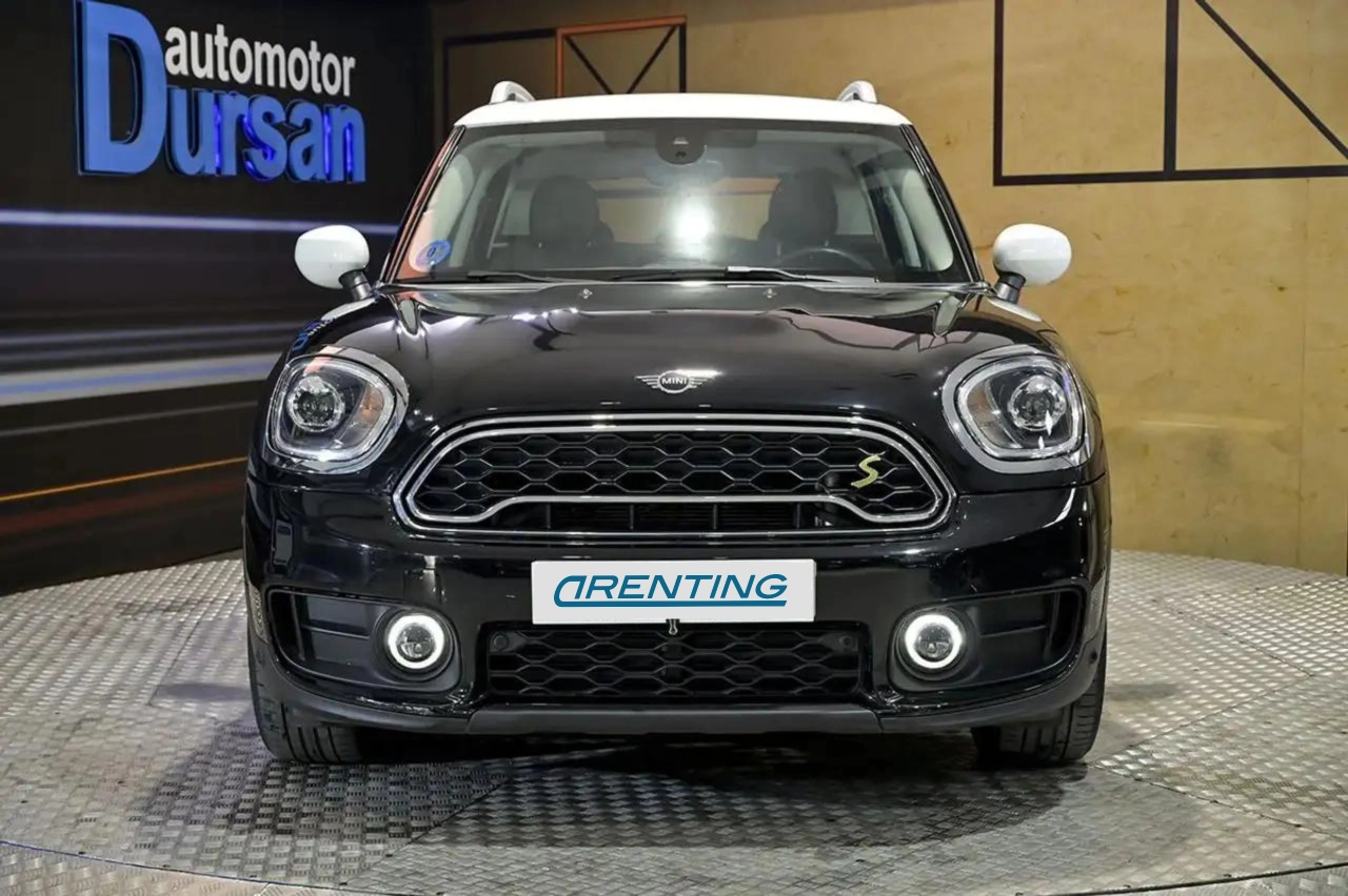 Renting MINI Cooper S E ALL4 Negro 1