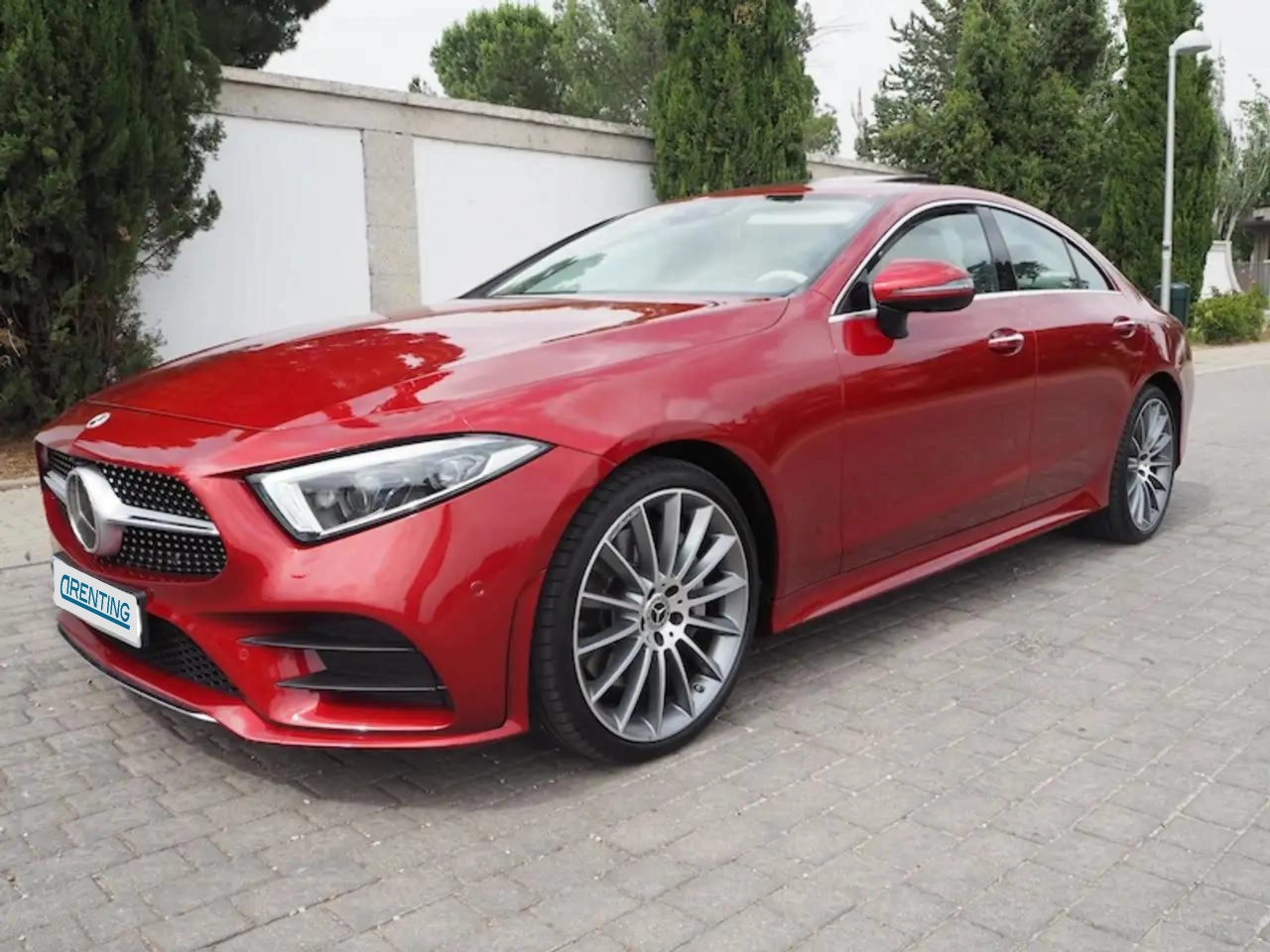 Renting Mercedes-Benz CLS 450 EQ Boost 4Matic Aut. Rojo