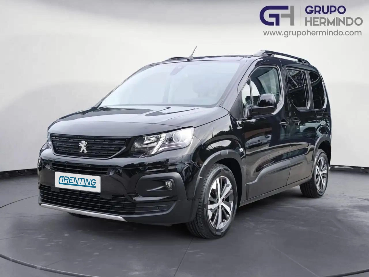 Renting Peugeot Rifter GT LINE BLUE HDI 130 CV STANDARD + TECHO PANORAMIC Negro