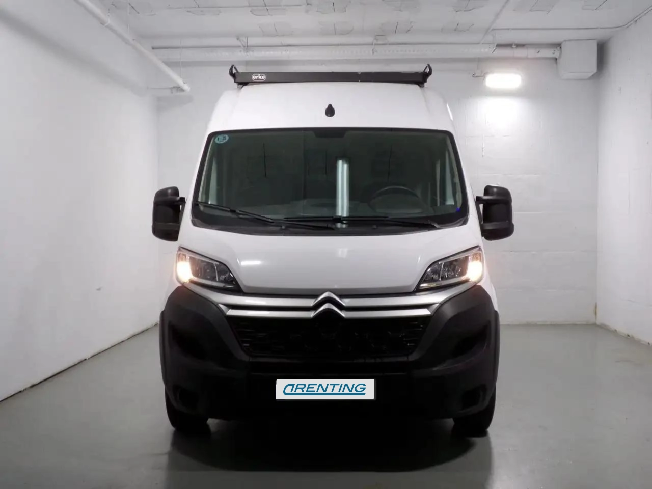 Renting Citroen Jumper Fg. 2.2BlueHDi 35 L3H2 S&S 120 Blanco