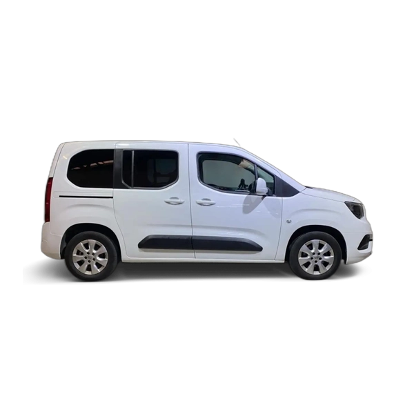 Renting Opel Combo Life 1.2 T S/S Selective L Blanco