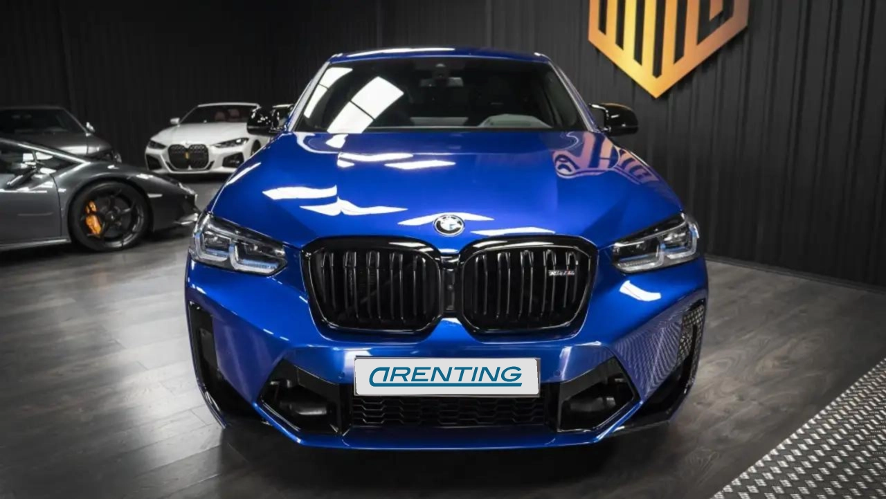 Renting BMW X4 M Competition Azul