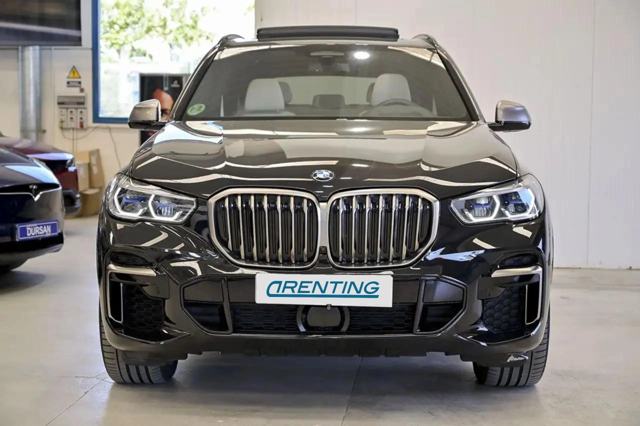 Renting BMW X5 M M50i Negro