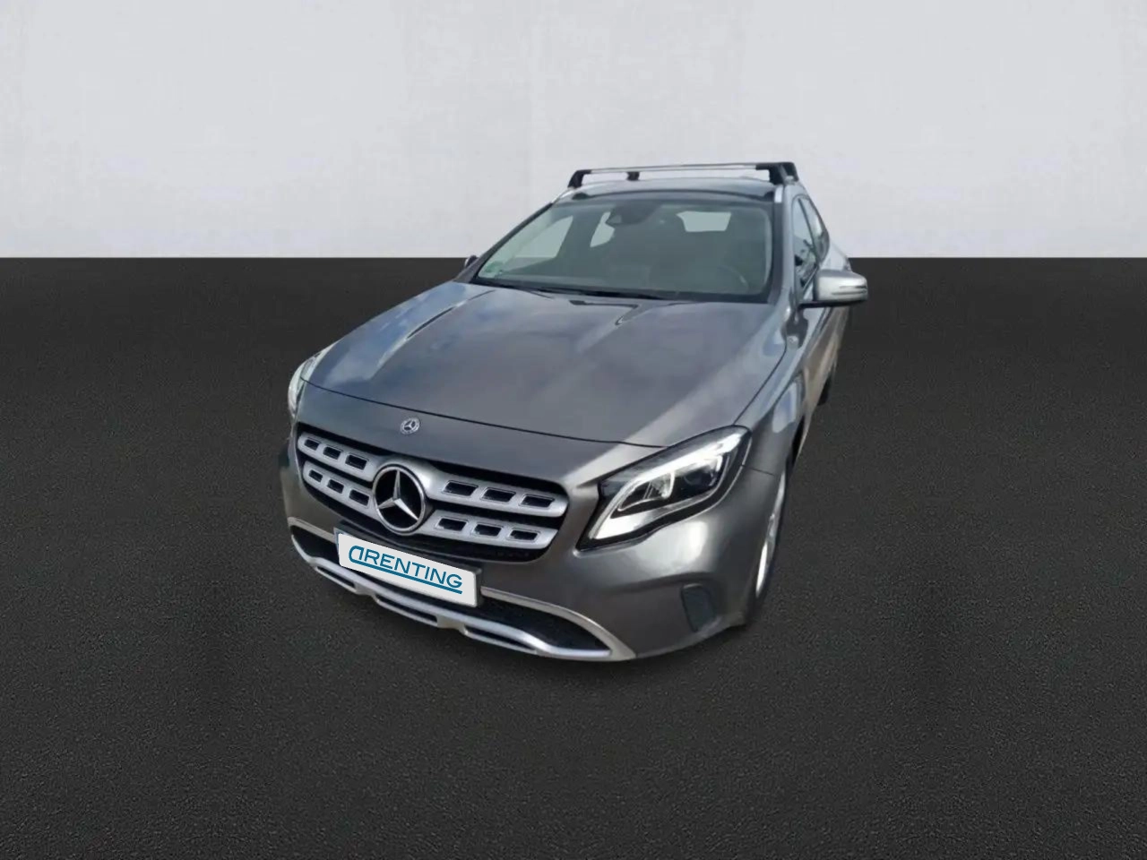 Renting Mercedes-Benz GLA 200 MERCEDES -CLASS d Gris