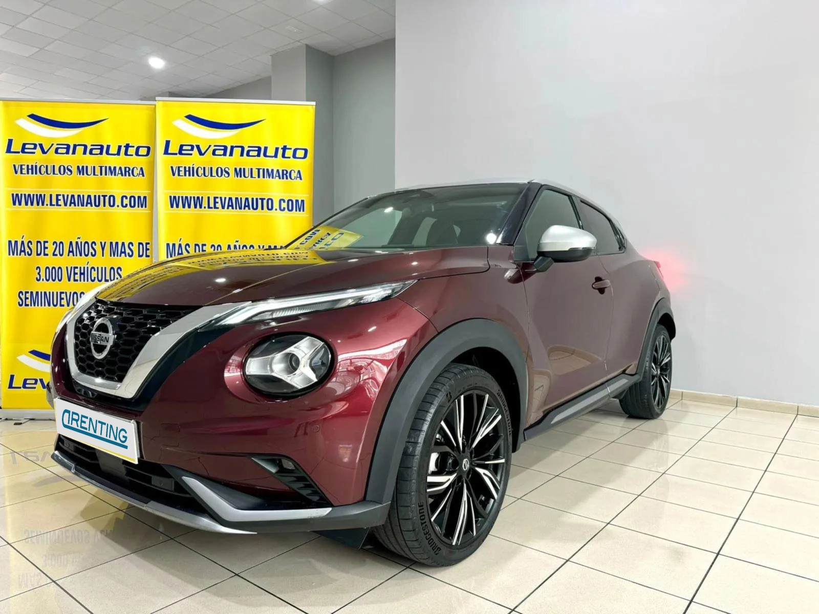 Renting NISSAN Juke 1.0 DIG-T N-Design Chic 4×2 114 1