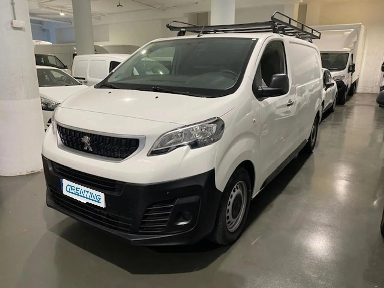 Renting Peugeot Expert Pro 1.5 BlueHDi 120 SS Standard 1