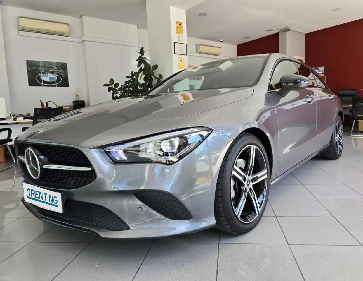 Renting Mercedes-Benz CLA 200 Shooting Brake 200d 8G-DCT Gris 1