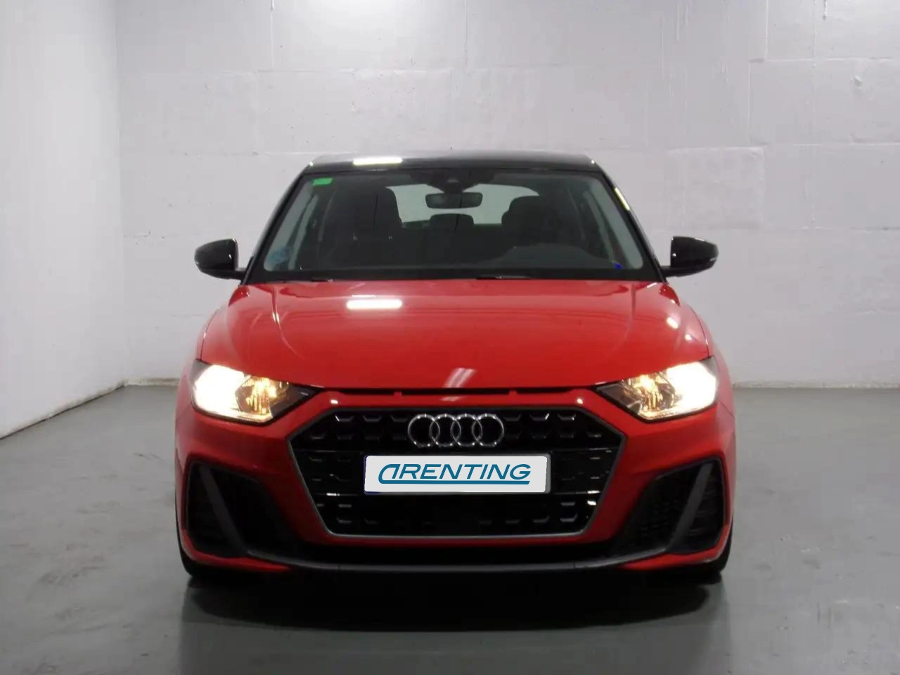 Renting Audi A1 Sportback 30 TFSI S line Rojo 2