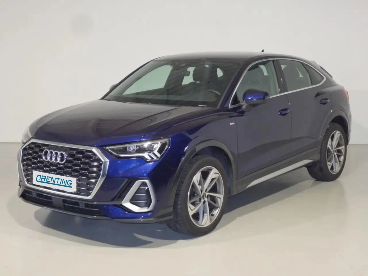 Renting Audi Q3 Sportback 35 TDI S line S tronic Azul 1