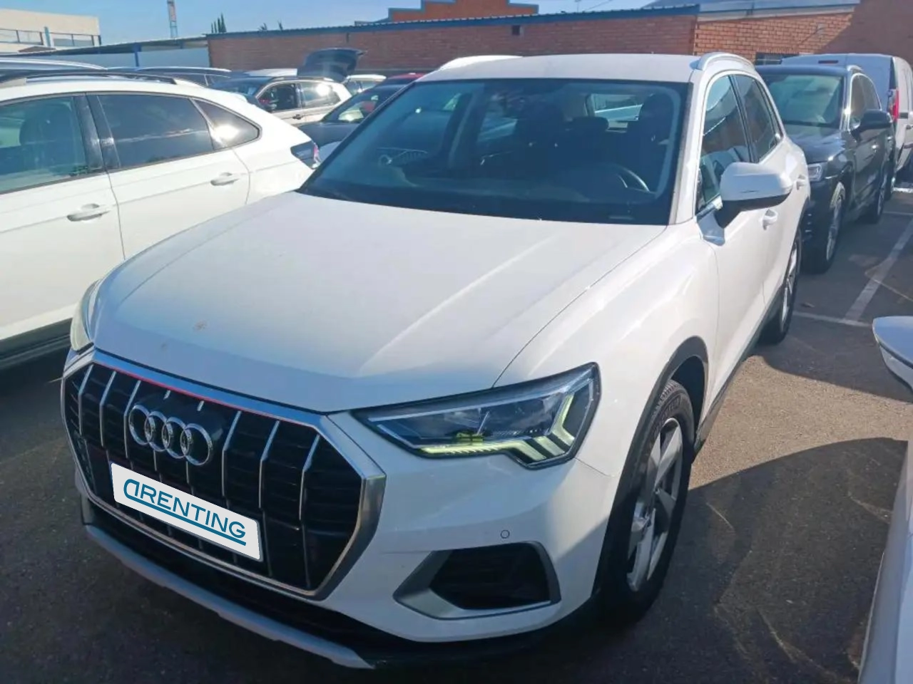 Renting Audi Q3 Sportback 35 TFSI Advanced S tronic Blanco 1