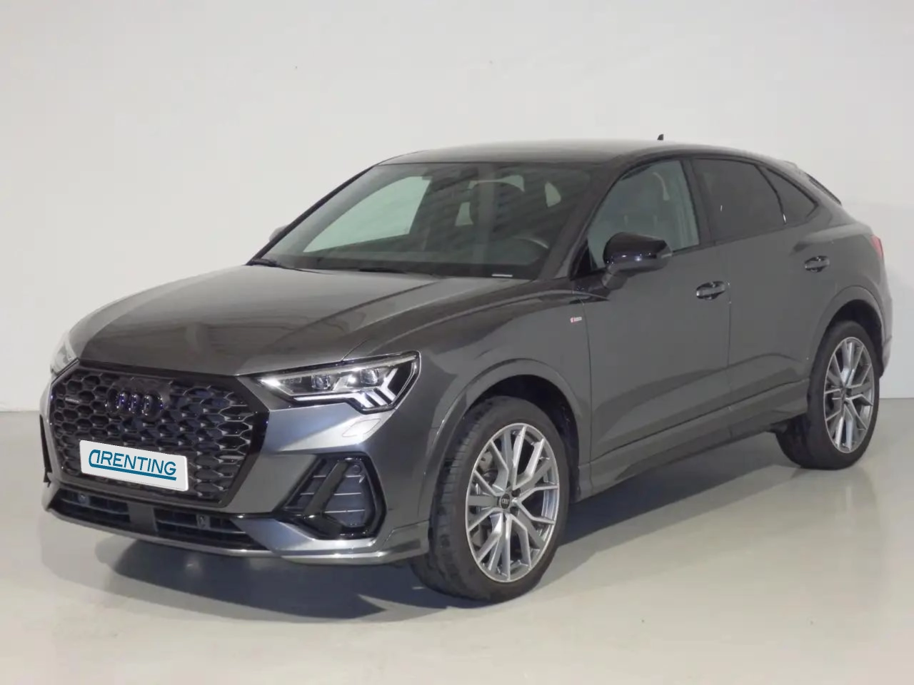 Renting Audi Q3 Sportback 40 TDI Black line quattro S tronic 147kW Gris 2 1