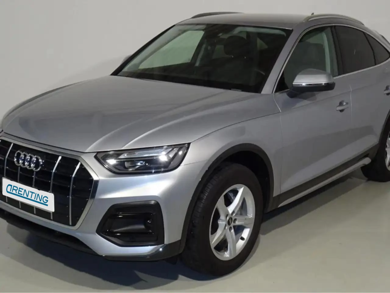 Renting Audi Q5 Sportback 40 TDI quattro-ultra Advanced S tronic 1 Plateado 1