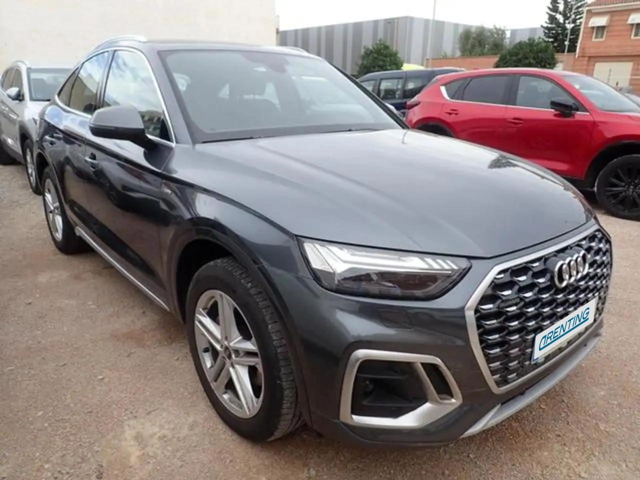 Renting Audi Q5 Sportback 40 TDI quattro-ultra S line S tronic 150 Gris 3 1