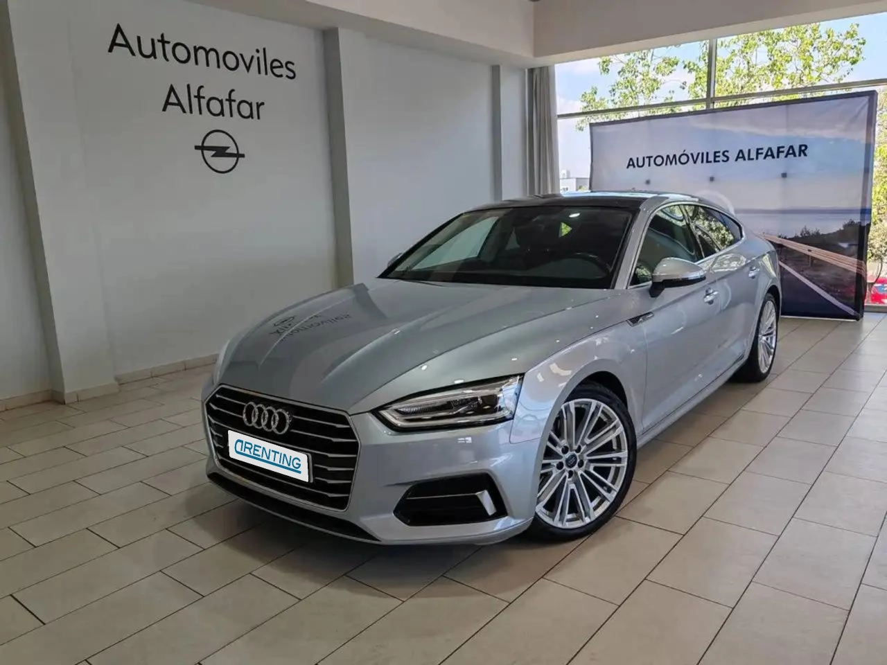 Renting Audi A5 Sportback 40 TDI S tronic 140kW Gris