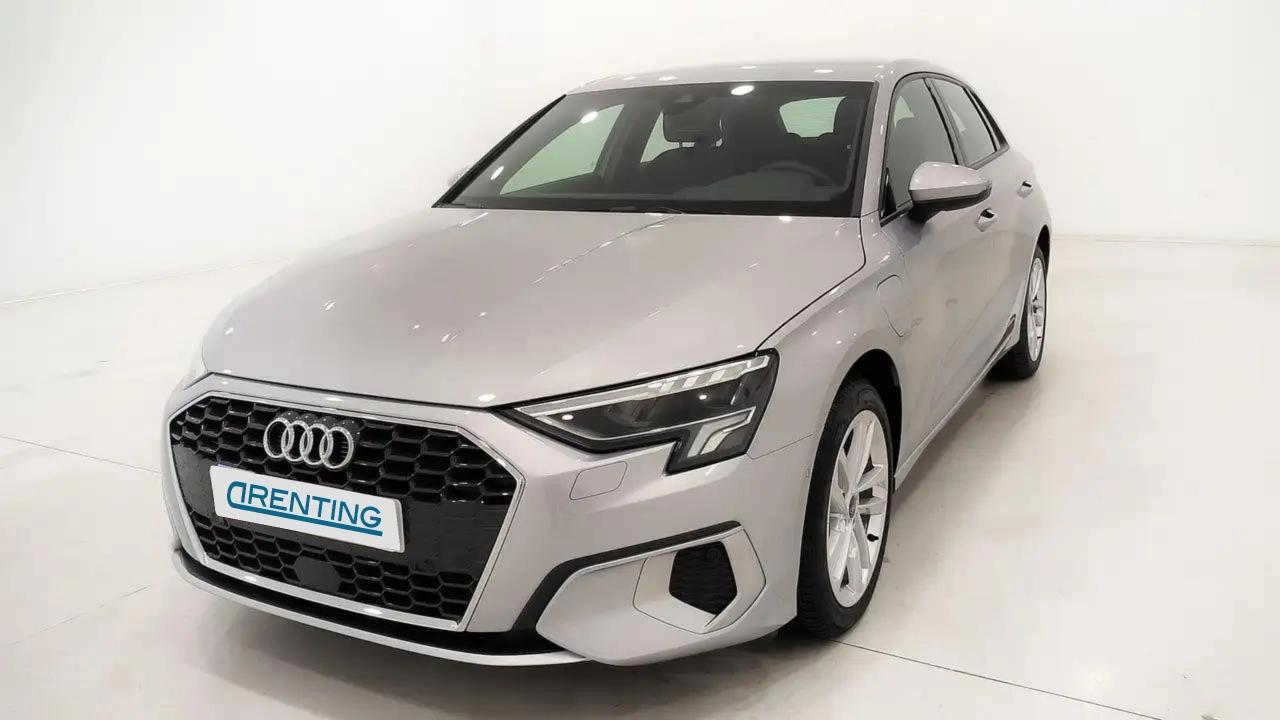 Renting Audi A3 Sportback 40 TFSIe Advanced S tronic Plateado