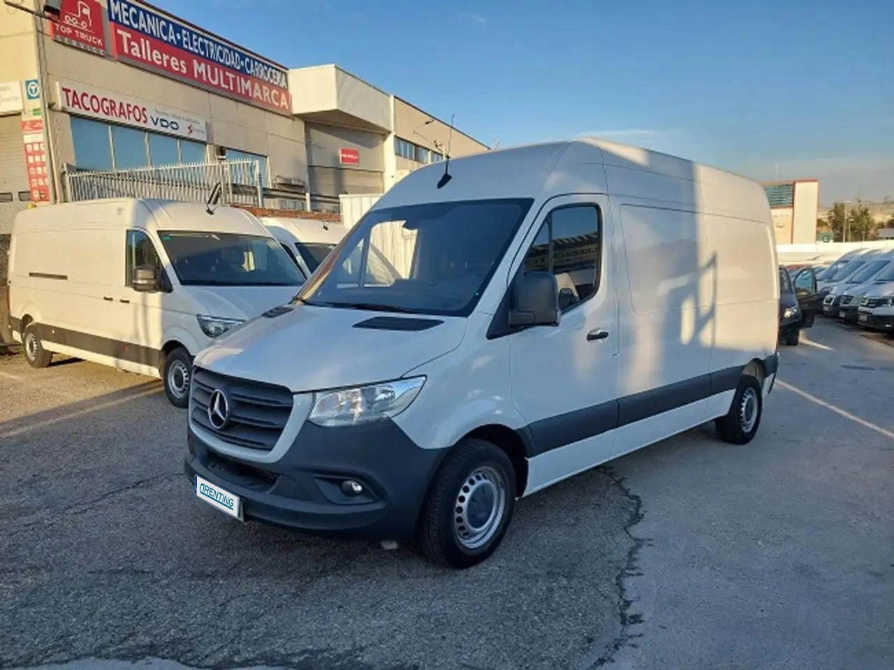 Renting Mercedes-Benz Sprinter Furgón 211CDI Medio T.E. tD Blanco 1