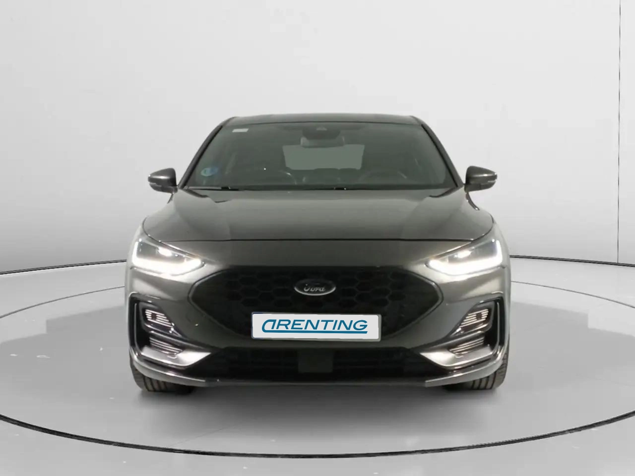 Renting Ford Focus ST-Line Gris 1