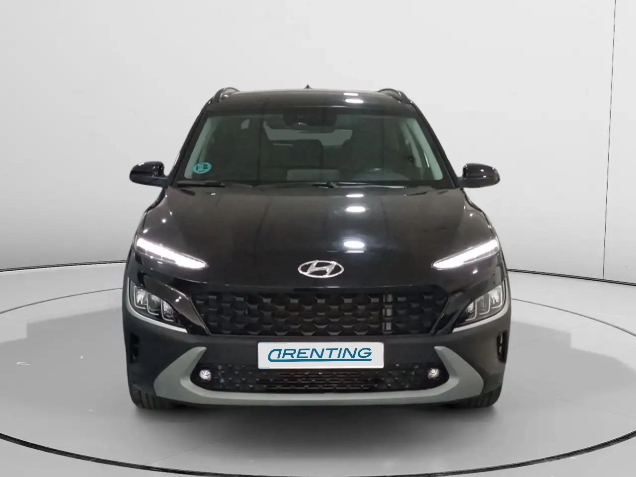 Renting Hyundai KONA Style 2WD Negro 2