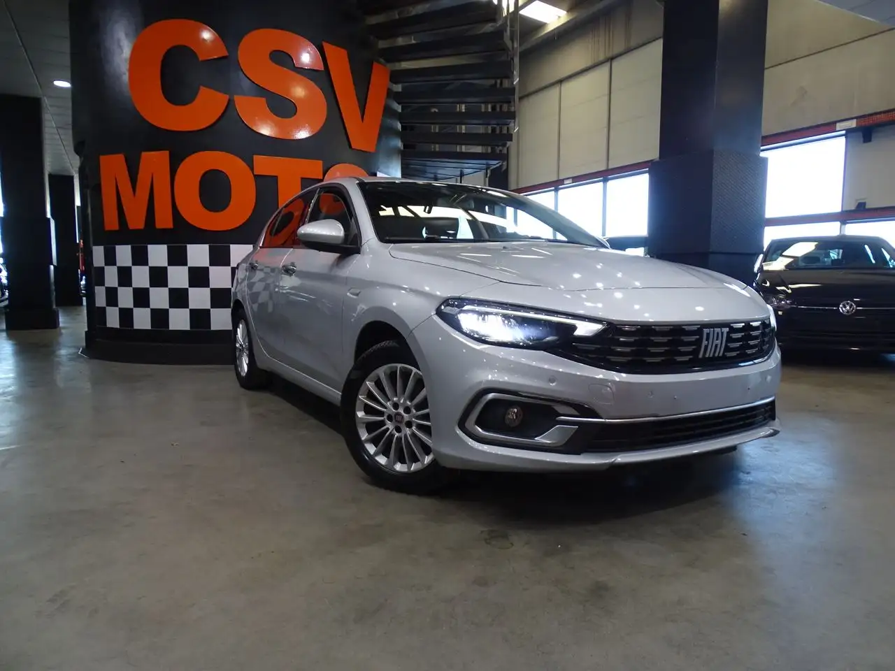 Renting Fiat Tipo SW 1.0 City Life Plateado 1