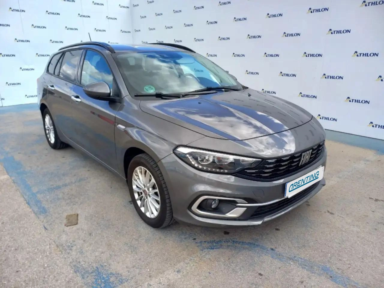 Renting Fiat Tipo SW 1.3 Multijet Life 70KW Gris 1