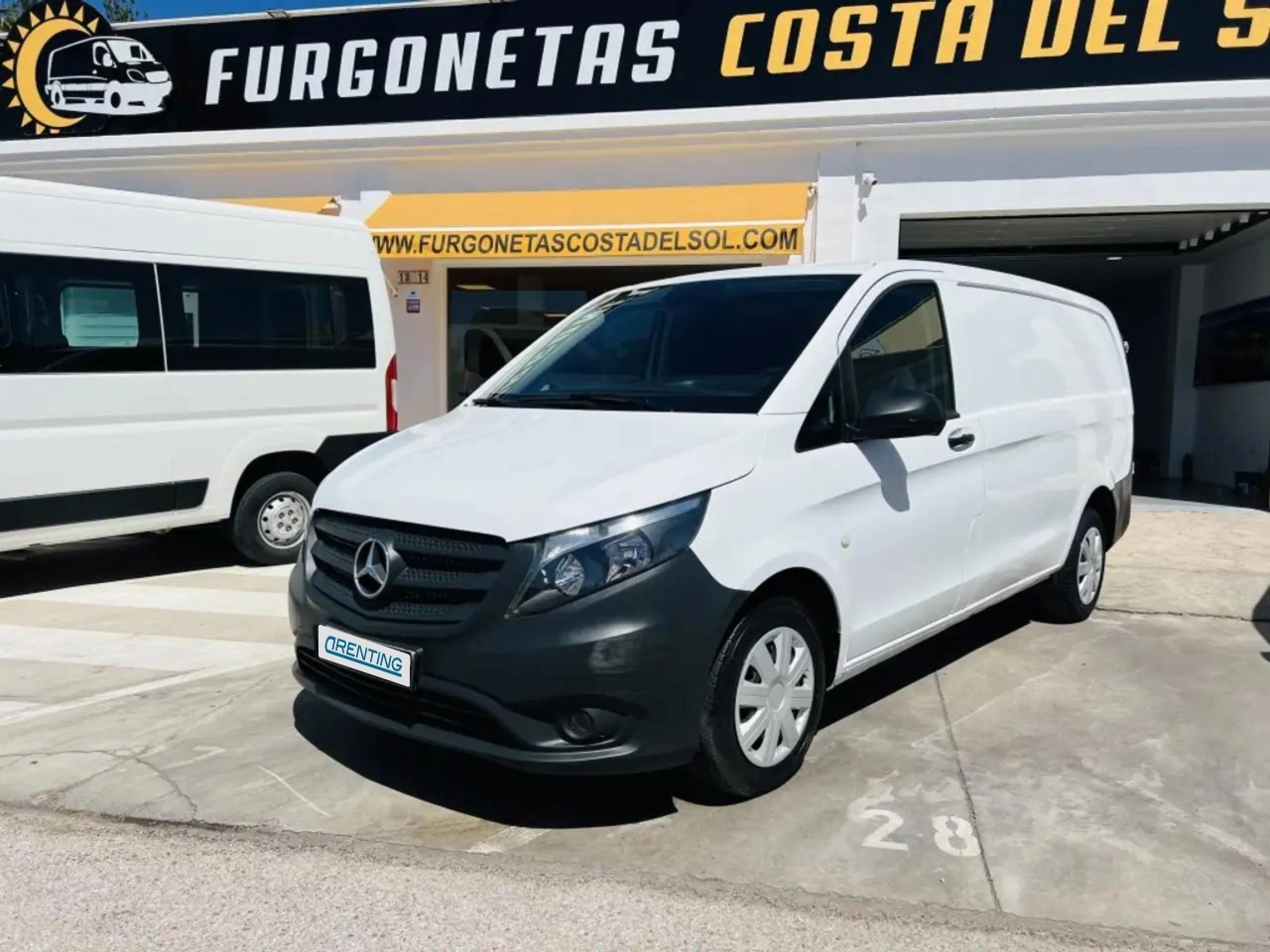 Renting Mercedes-Benz Vito Furgón 110CDI tD Base Larga Blanco