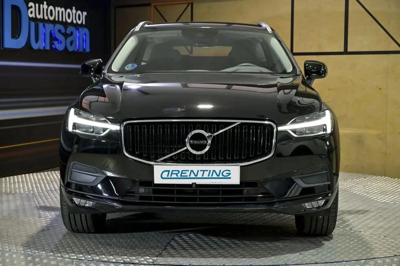 Renting Volvo XC60 XC-60 2.0 B4 D AWD Momentum Auto Negro