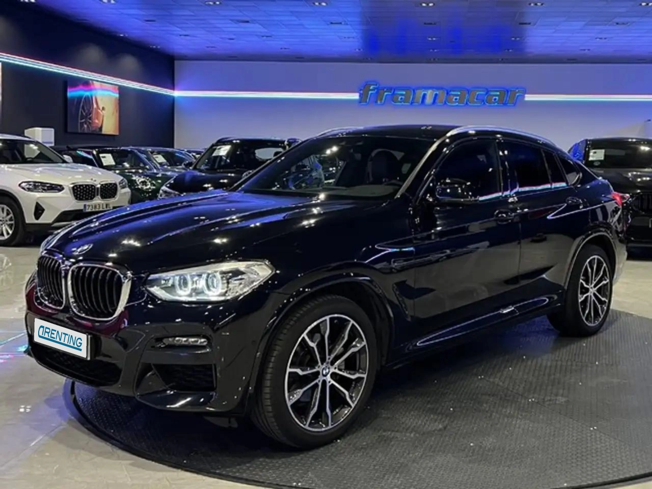 Renting BMW X4 xDrive 20dA Negro 3