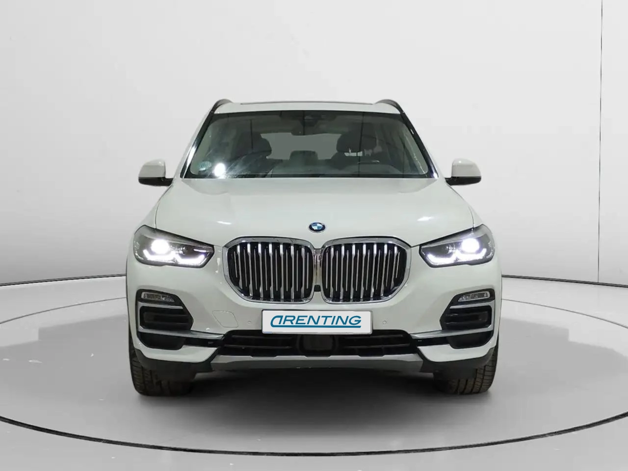 Renting BMW X5 xDrive 30d xLine Blanco