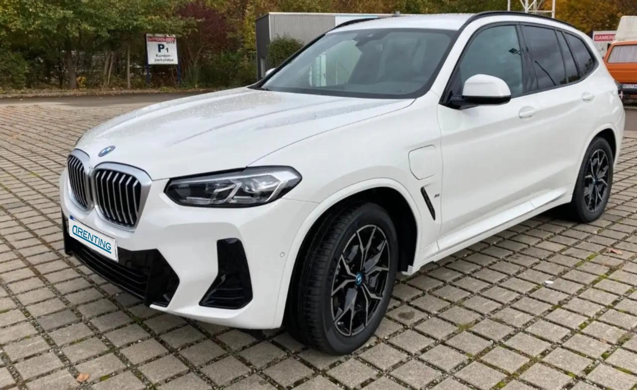 Renting BMW X3 xDrive 30e xLine M Sport Blanco