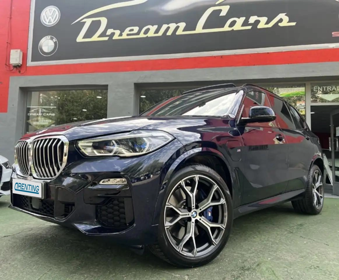 Renting BMW X5 xDrive 45e Azul