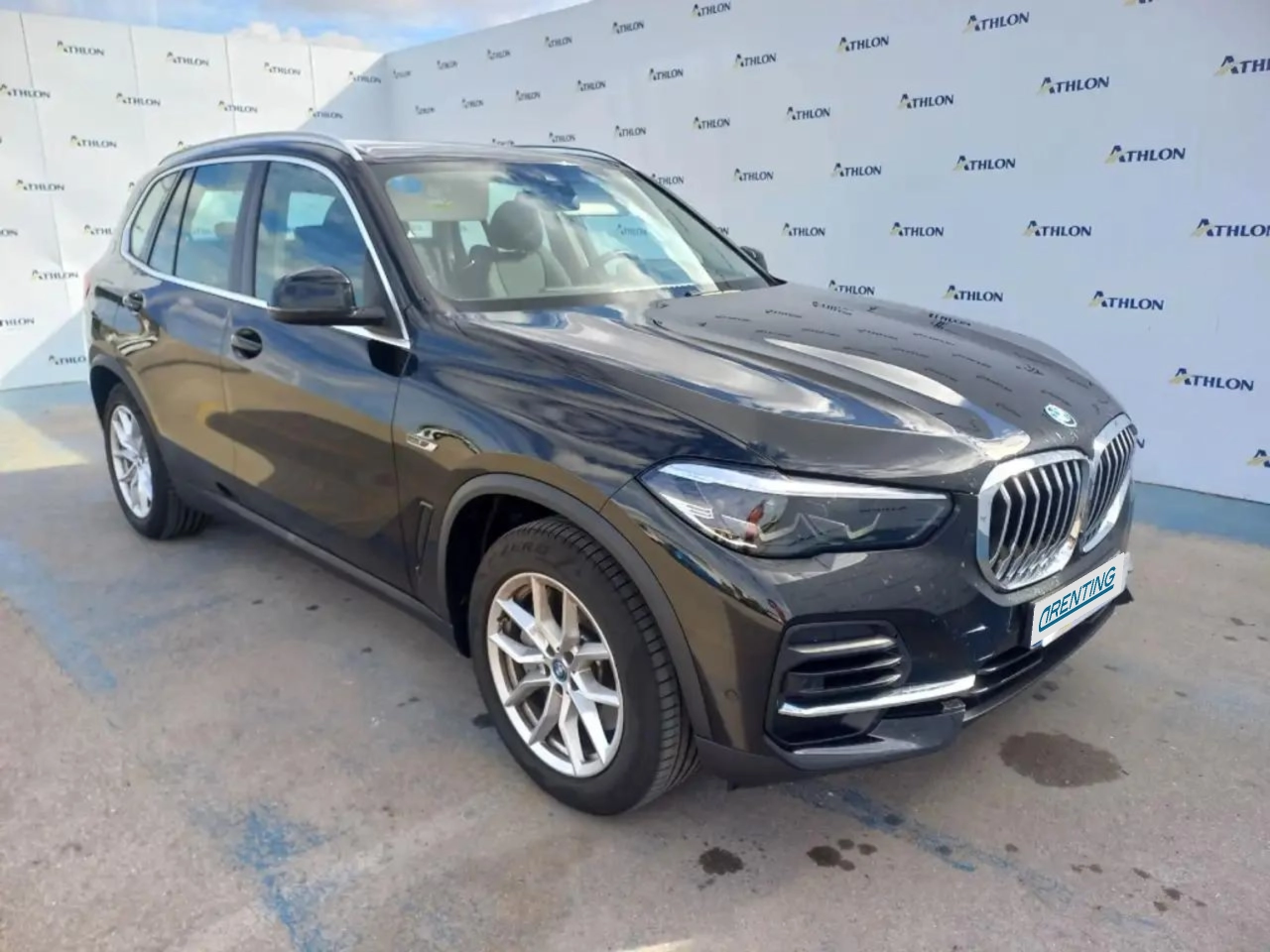 Renting BMW X5 xDrive 45e Negro