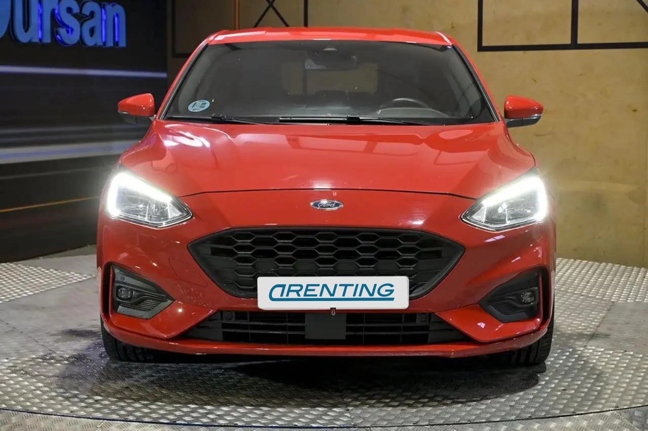 Renting Ford Focus 1.0 Ecoboost MHEV ST-Line 125 Aut. Rojo 1