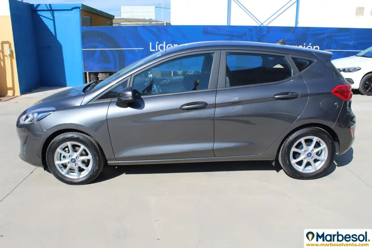 Renting Ford Fiesta 1.1 Ti-VCT Limited Edition Gris