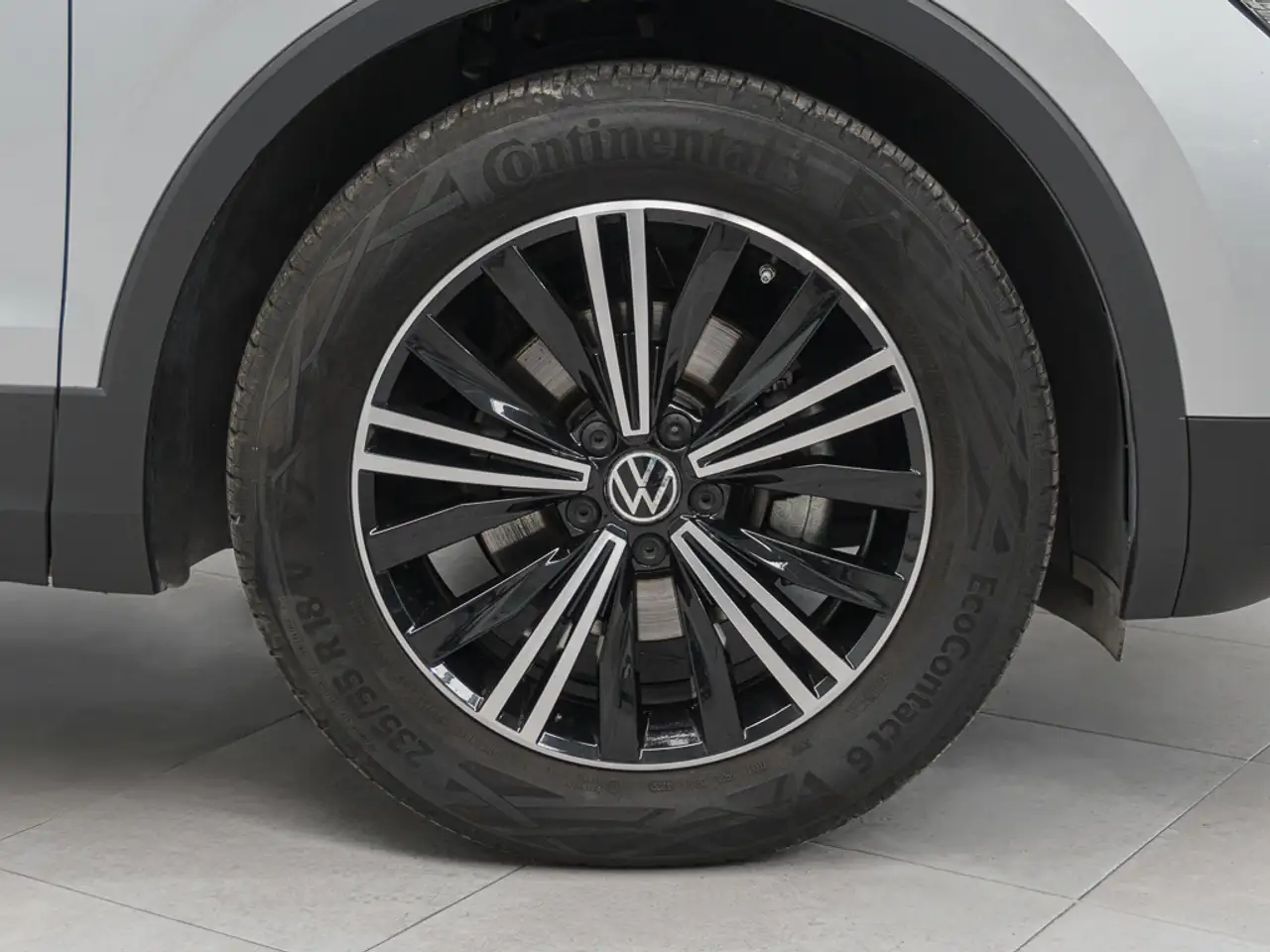 Renting Volkswagen Tiguan 1.5 TSI Life DSG 110kW Plateado