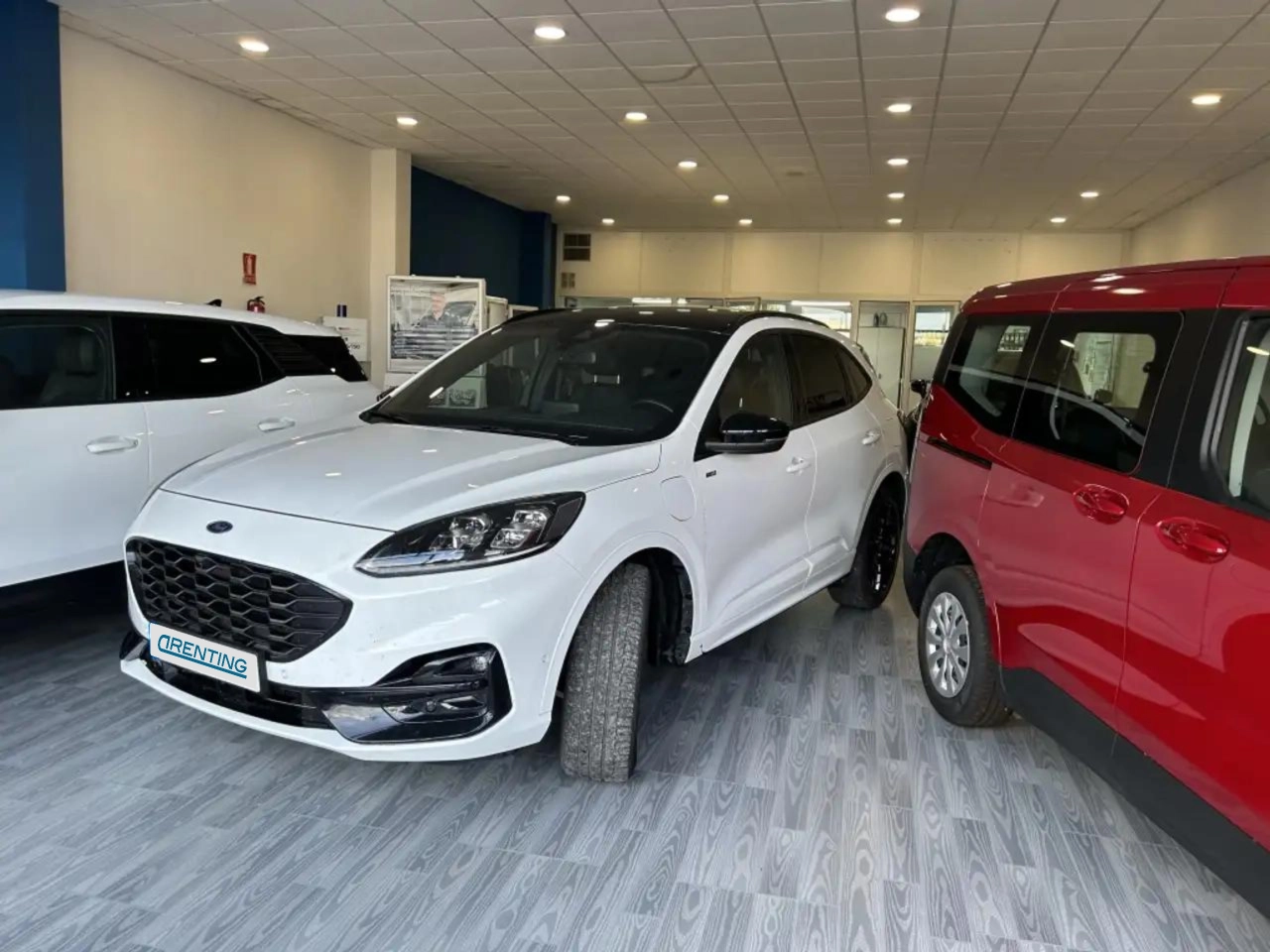 Renting Ford Kuga 2.5 Duratec PHEV ST-Line X 4×2 Blanco 2