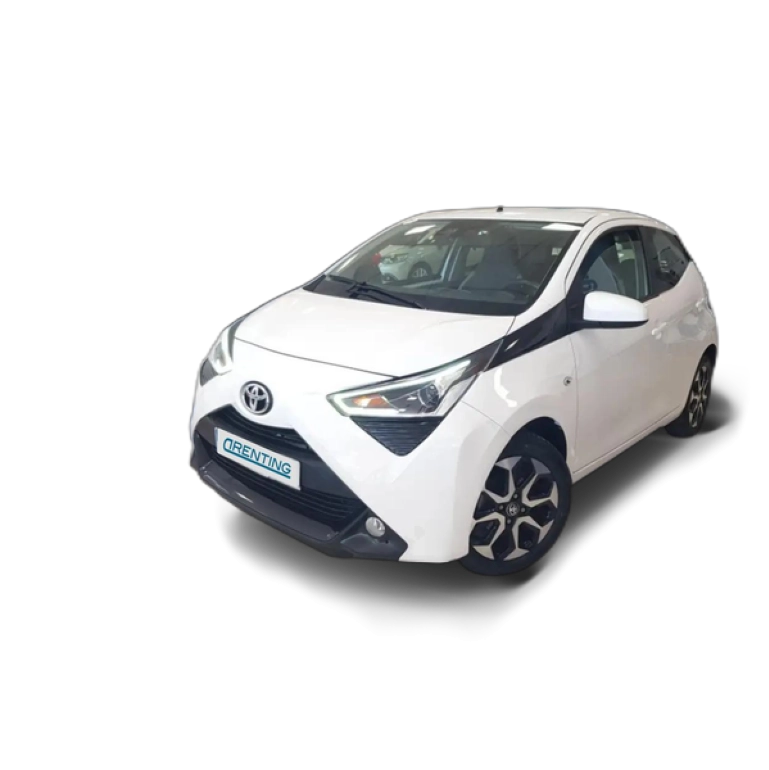 Renting Toyota Aygo 70 x-play x-shift Blanco