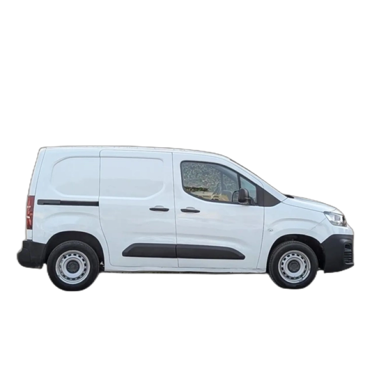 Renting Citroen Berlingo Citroën  Talla M, 1.6BlueHDI 100Cv Contr Blanco