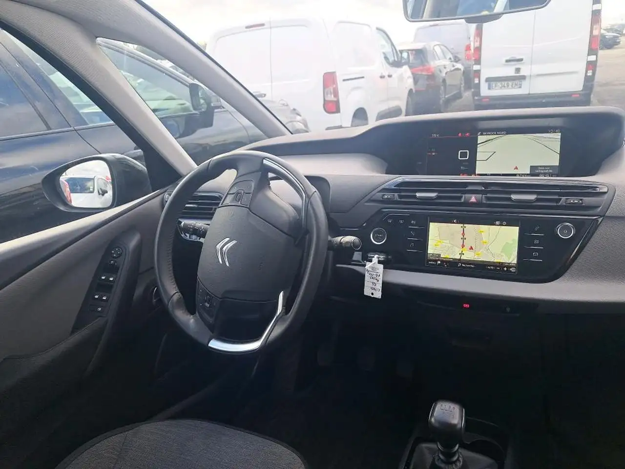 Renting Citroen C4 Grand Spacetourer 1.5BlueHDI S&S Feel 130 Gris 1