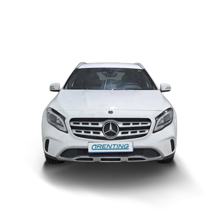 Renting Mercedes-Benz GLA 180 Blanco