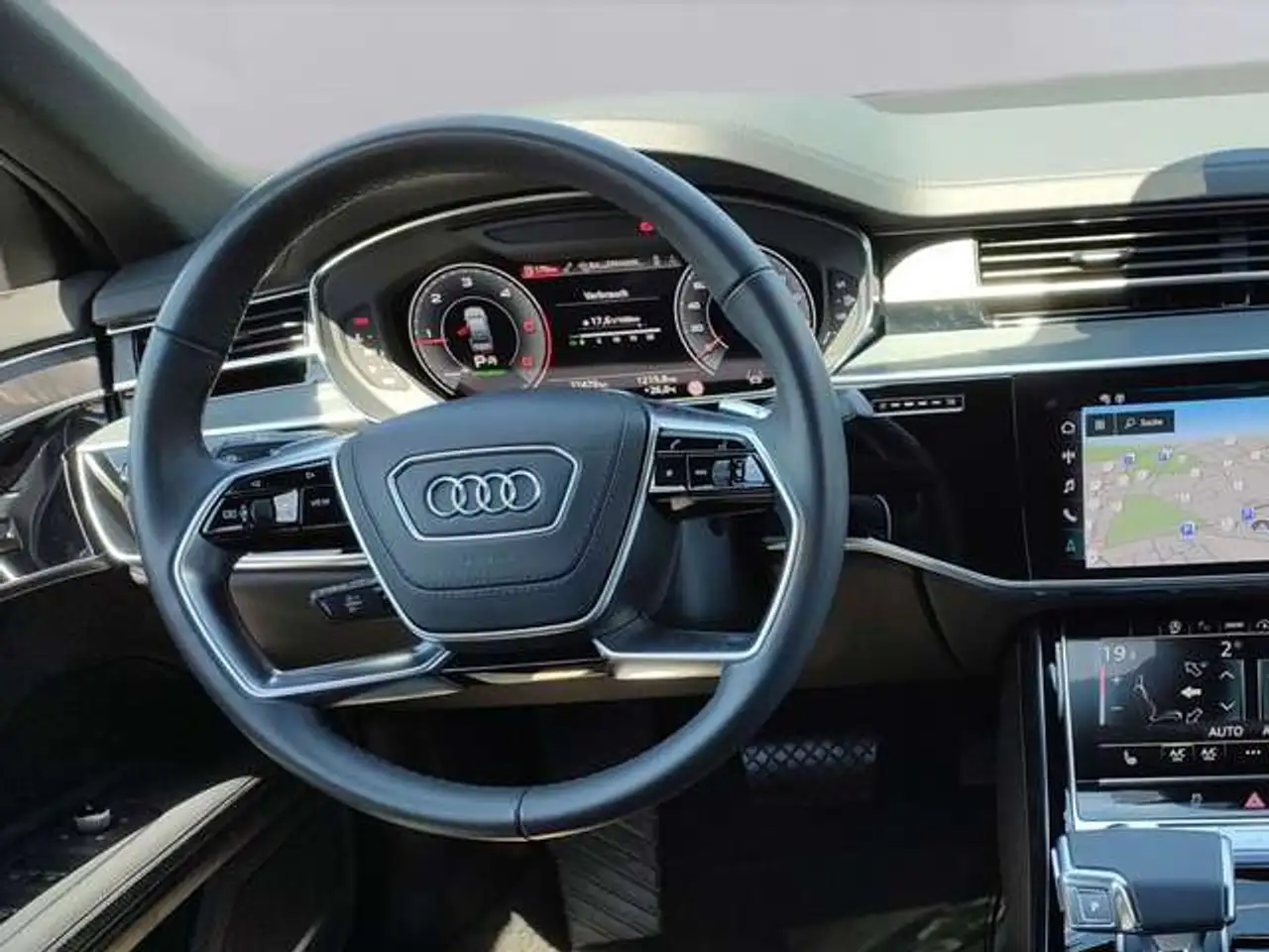 Renting Audi A8 Todoterreno 286cv Automático de 4 Puertas 1