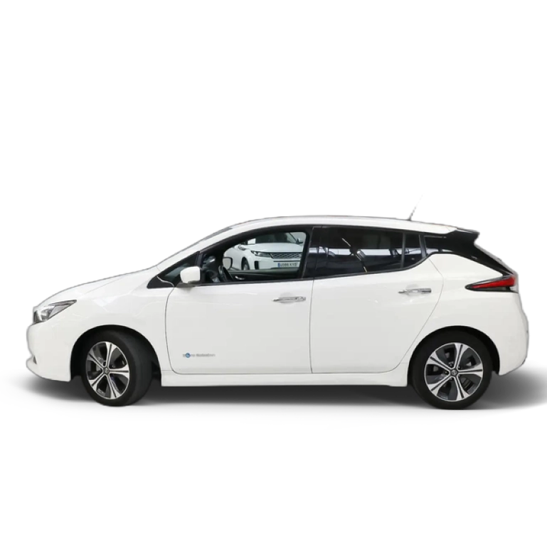 Renting Nissan Leaf 62 kWh e+ N-Connecta Blanco 2